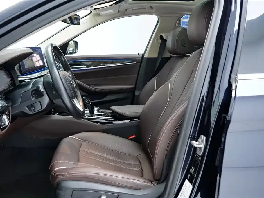 BMW 5 Series — фото 10
