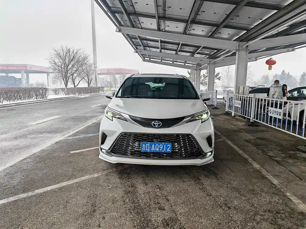 Toyota Granvia — фото 9