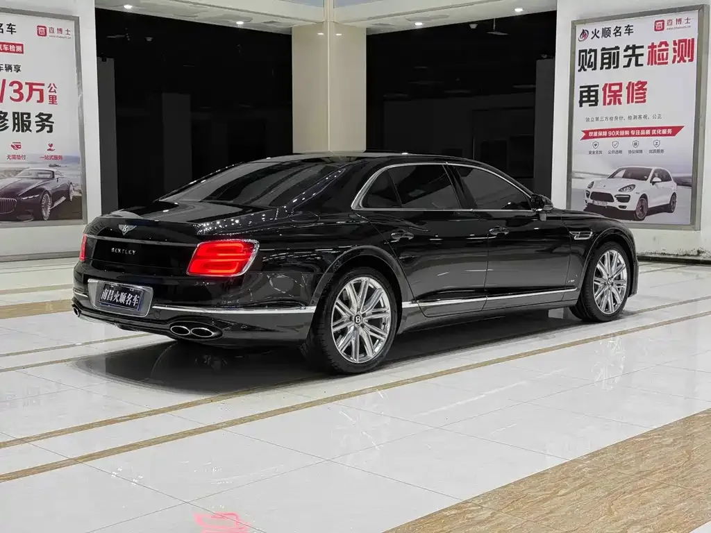 Bentley Flying Spur — фото 8