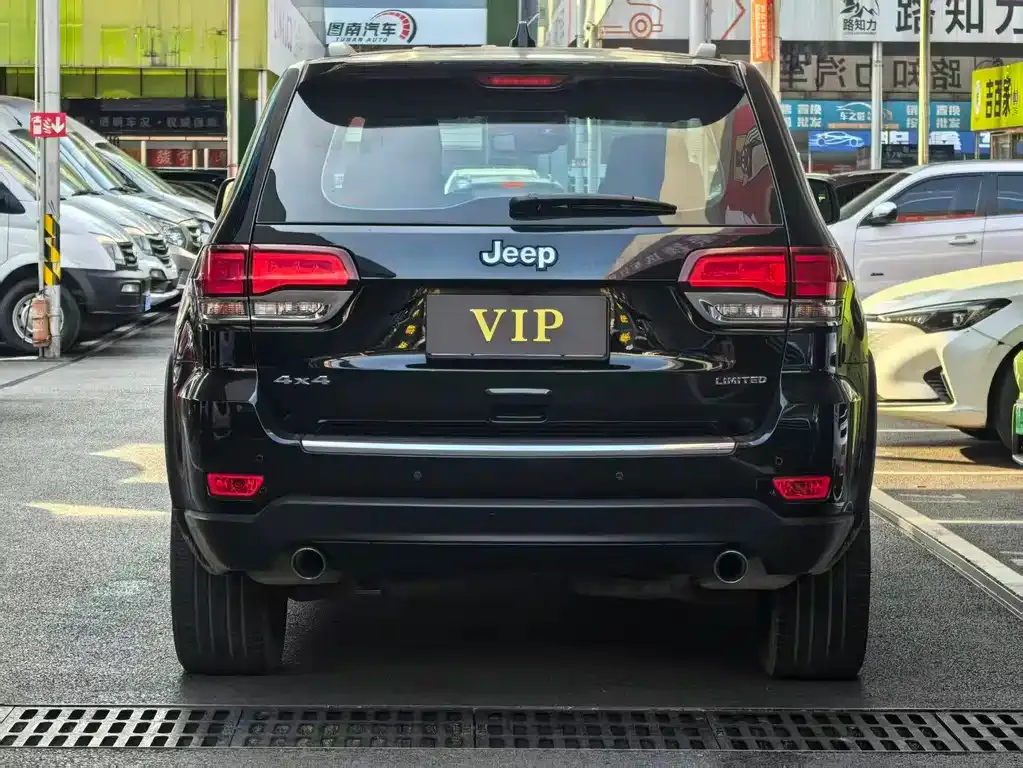 Jeep Grand Cherokee (Import) — фото 2
