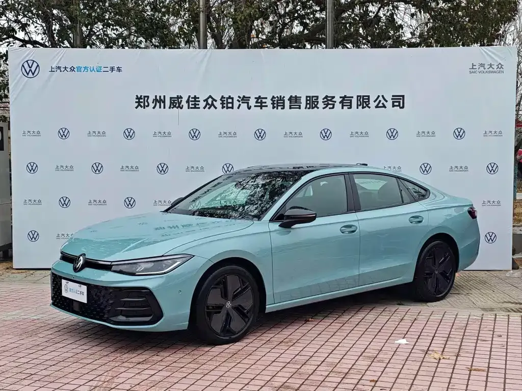 Volkswagen Passat — фото 1