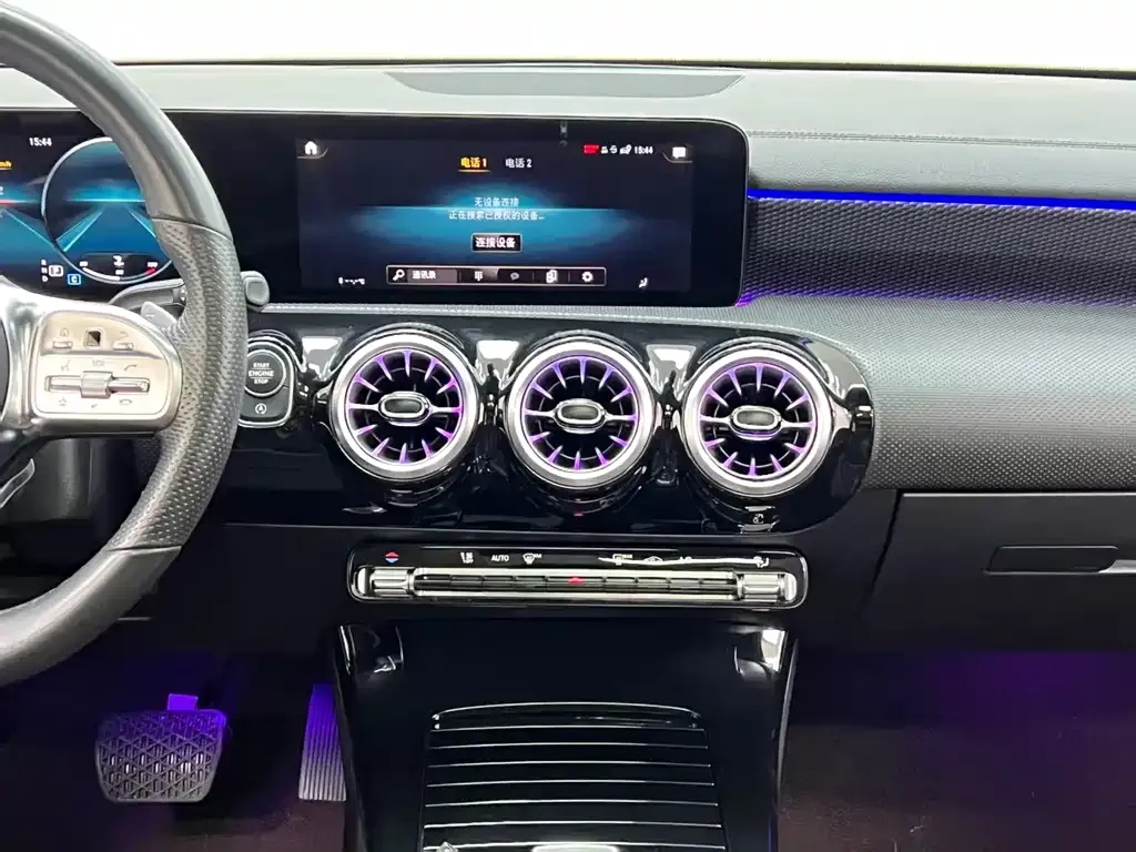 Mercedes-Benz A-Class — фото 10
