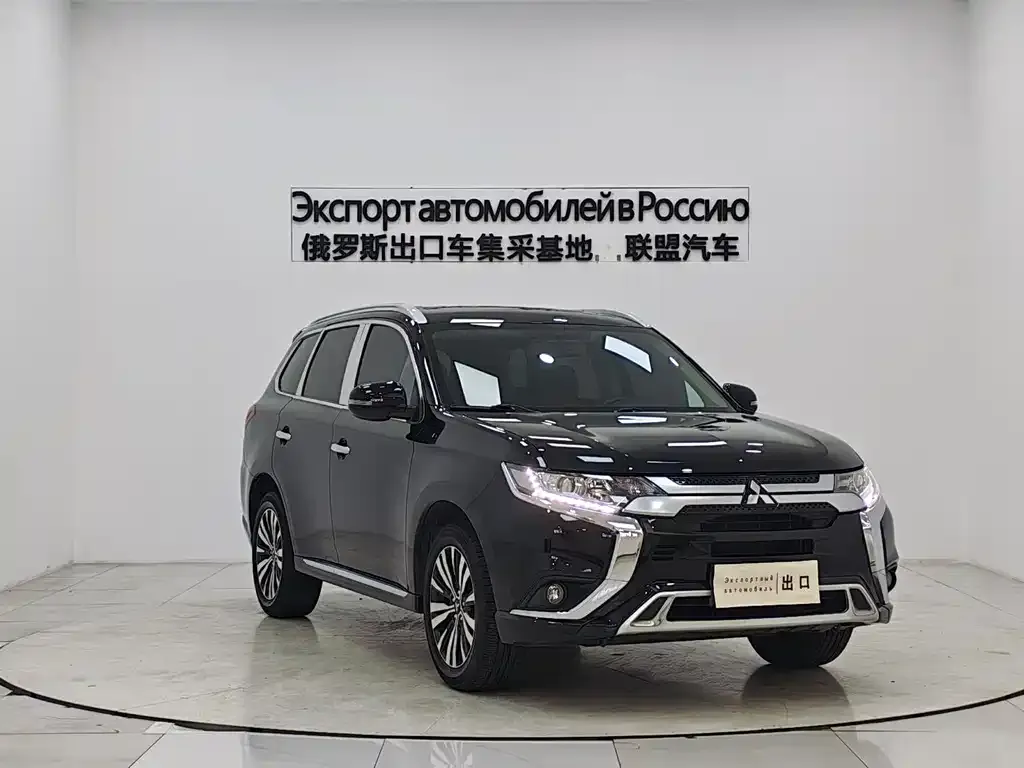 Mitsubishi Outlander — фото 2