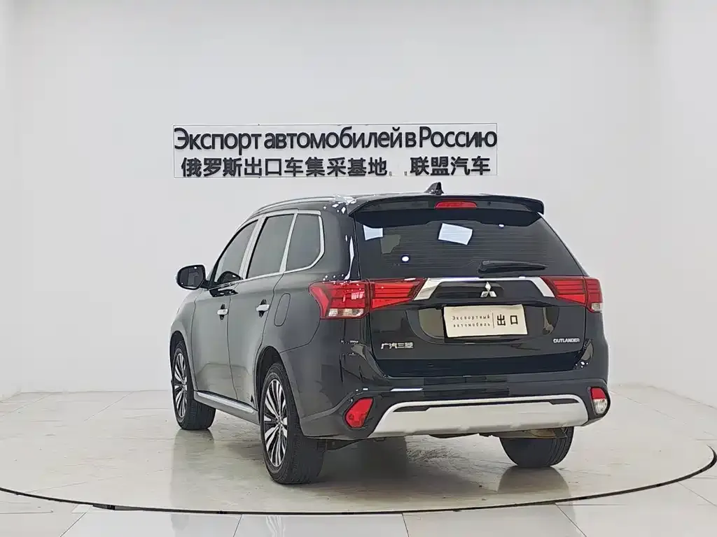 Mitsubishi Outlander — фото 6