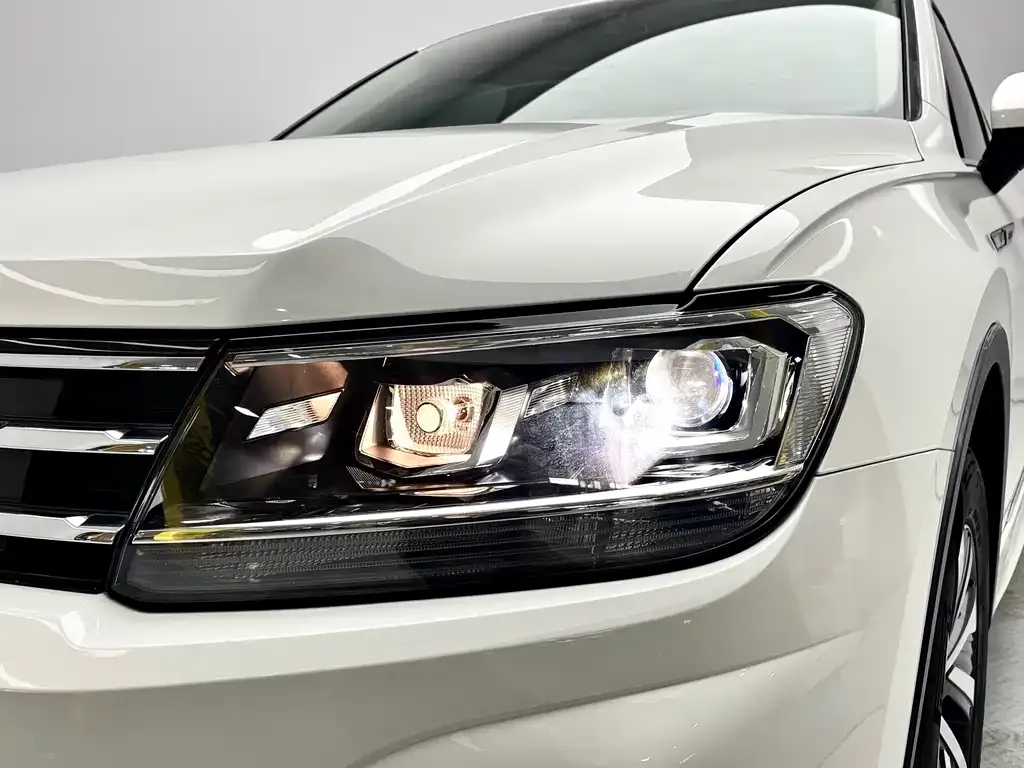 Volkswagen Tiguan L New Energy — фото 5