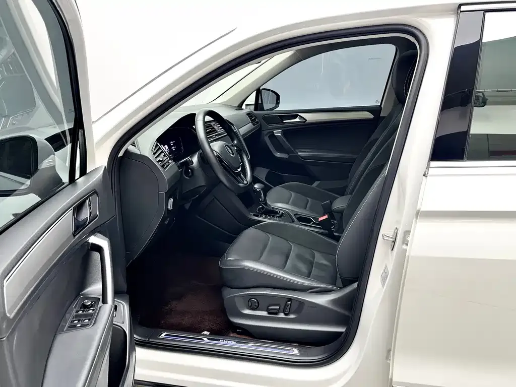 Volkswagen Tiguan L New Energy — фото 9
