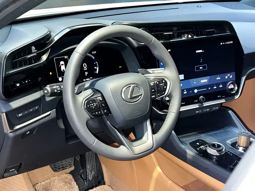 Lexus RZ — фото 8
