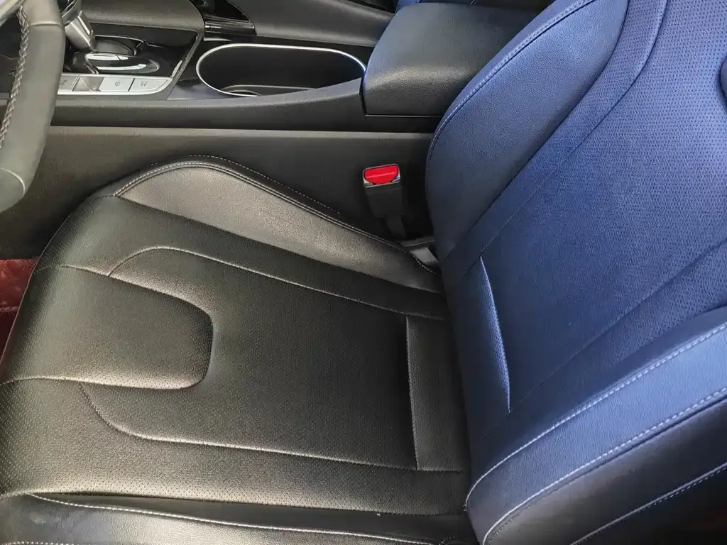 Hyundai Elantra — фото 10