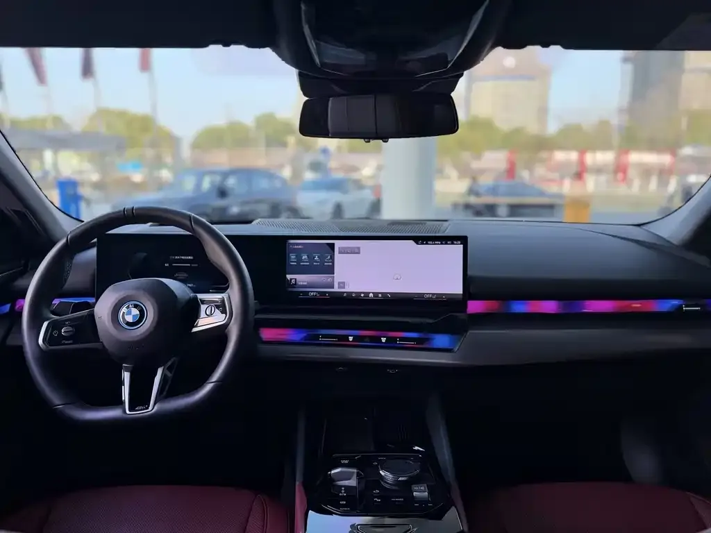 BMW i5 — фото 3