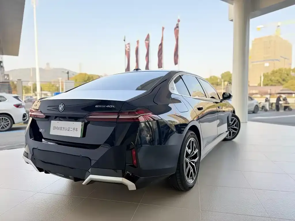 BMW i5 — фото 6