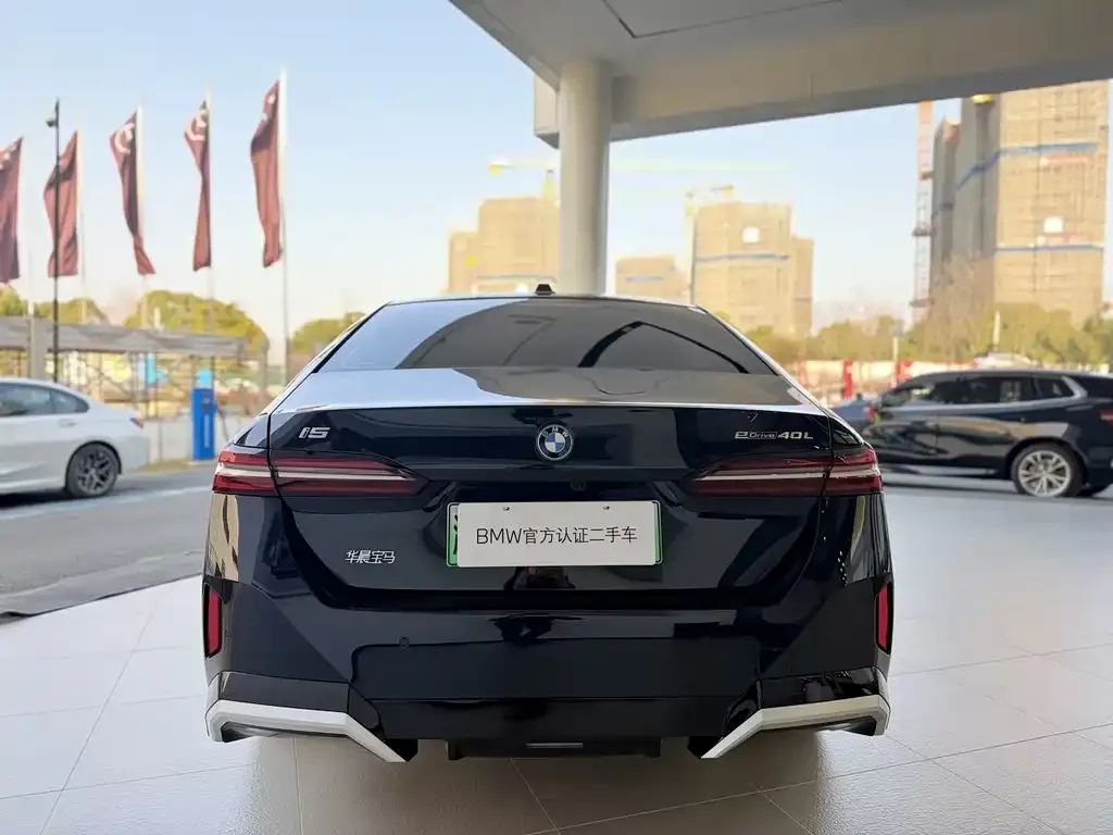 BMW i5 — фото 7