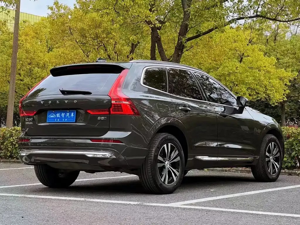 Volvo XC60 — фото 7