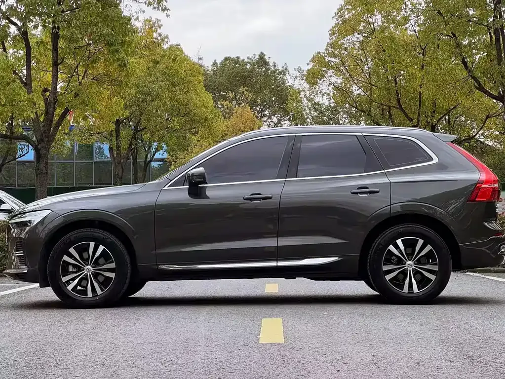Volvo XC60 — фото 9