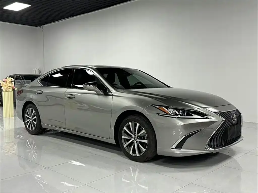 Lexus ES — фото 4