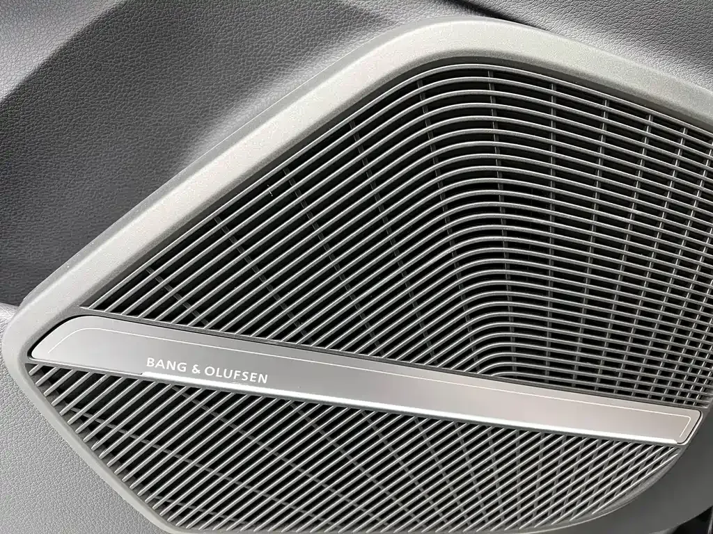 Audi Q5L — фото 10