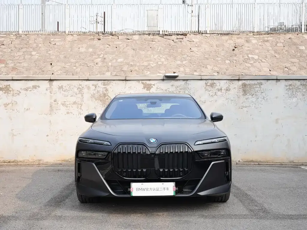 BMW i7 — фото 3