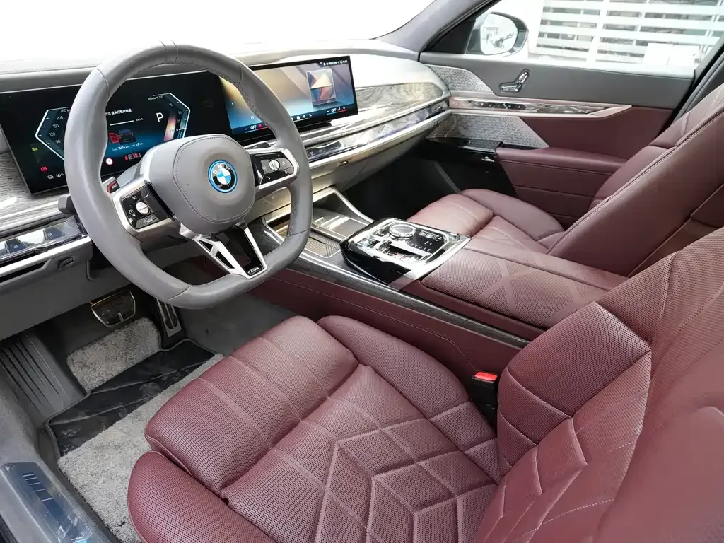 BMW i7 — фото 6