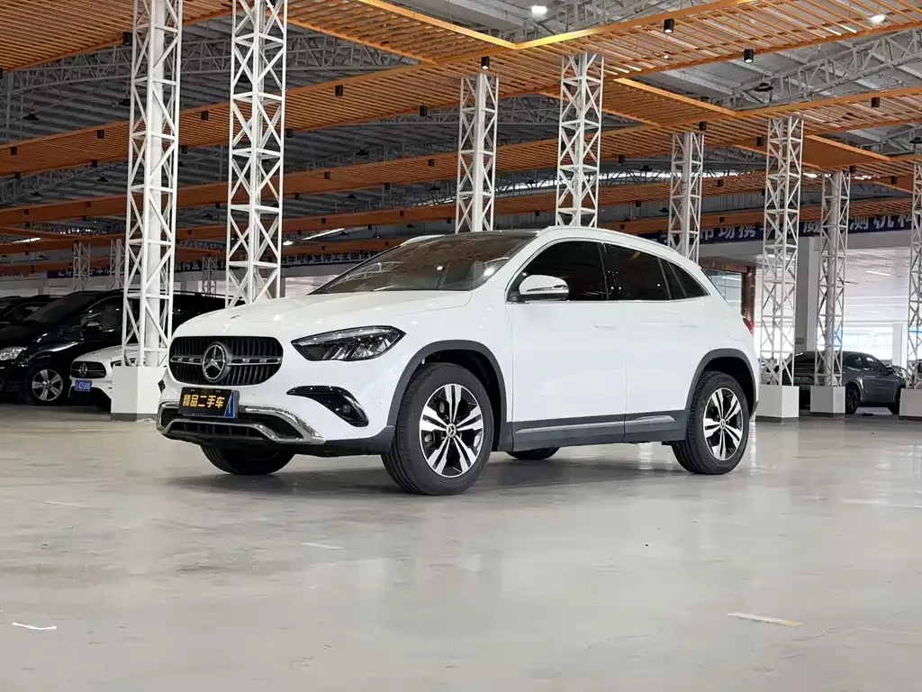 Mercedes-Benz GLA — фото 1
