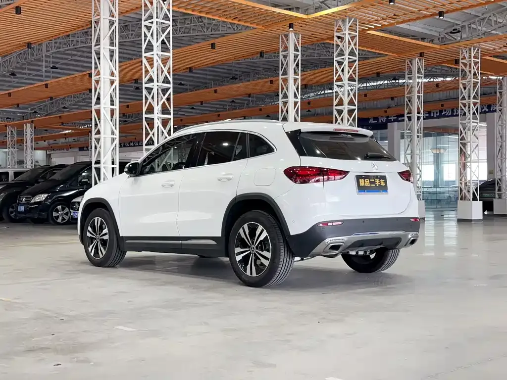 Mercedes-Benz GLA — фото 6