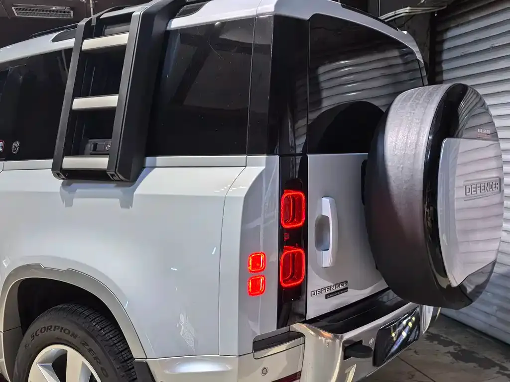 Land Rover Defender — фото 8