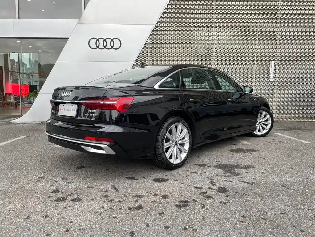 Audi A6L — фото 7