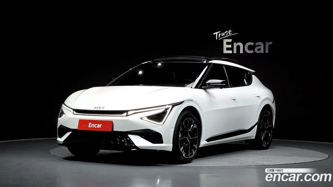 Kia EV6 — фото 1