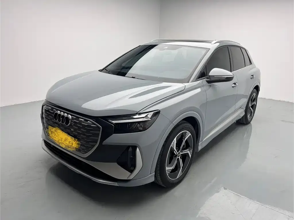 Audi Q4 e-tron — фото 1