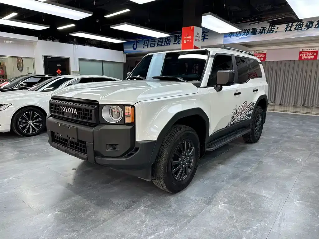 Toyota Prado — фото 1