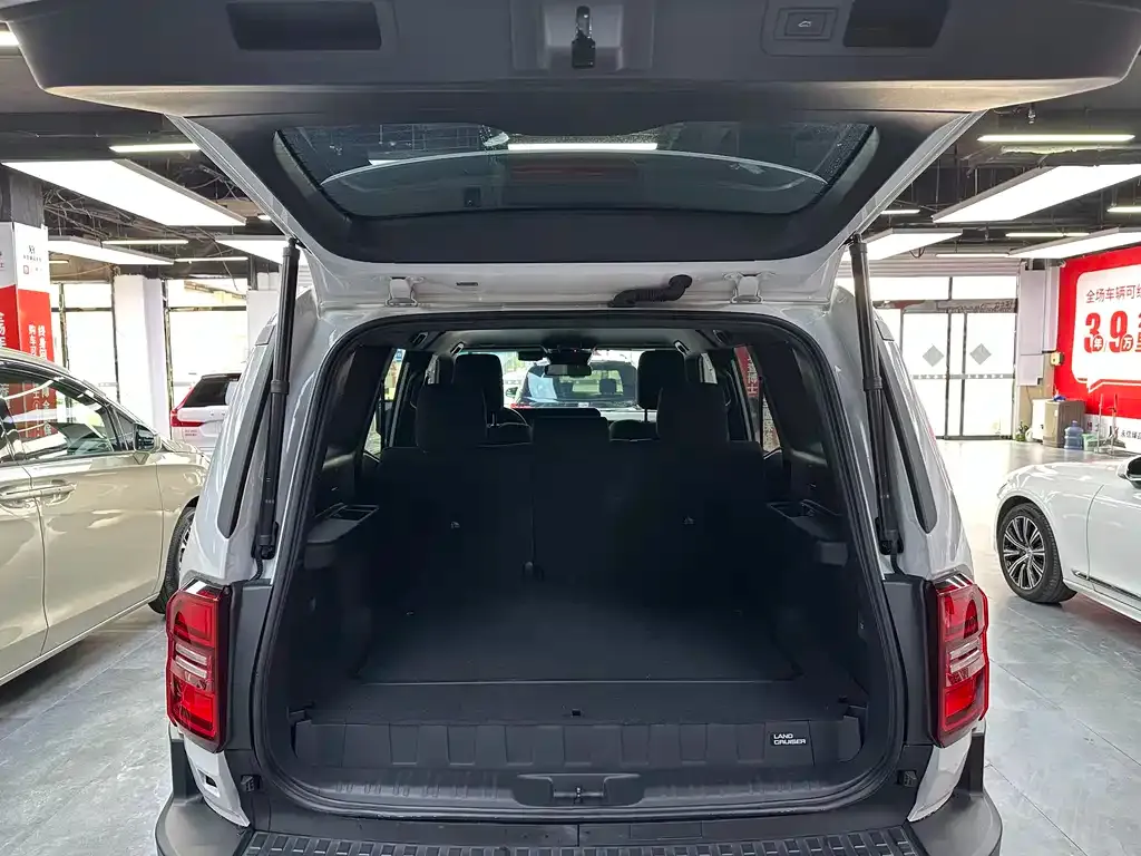 Toyota Prado — фото 5