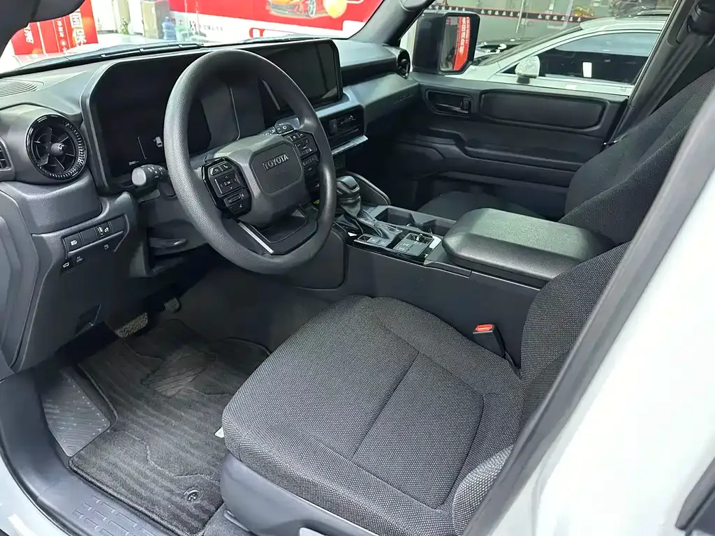 Toyota Prado — фото 10