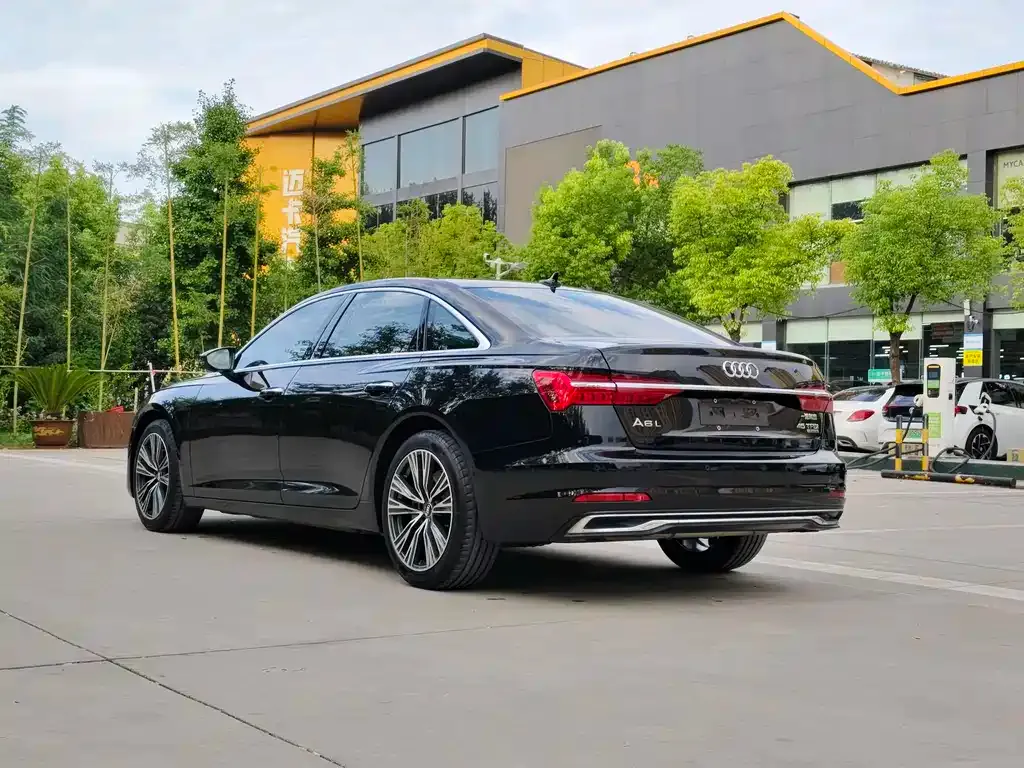 Audi A6L — фото 7