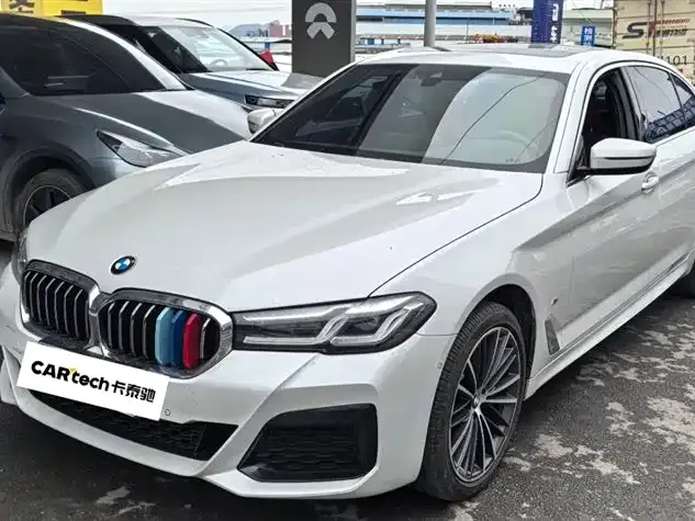 BMW 5 Series — фото 1
