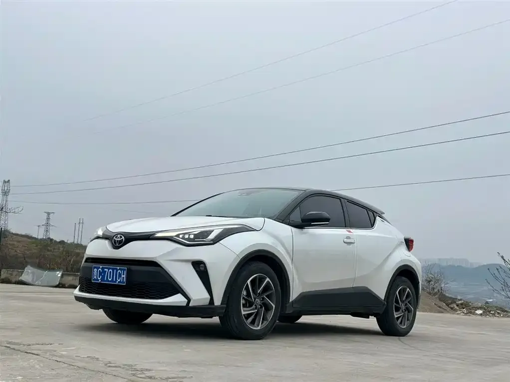 Toyota C-HR — фото 1