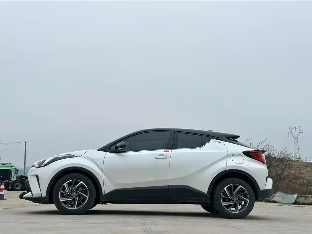 Toyota C-HR — фото 3