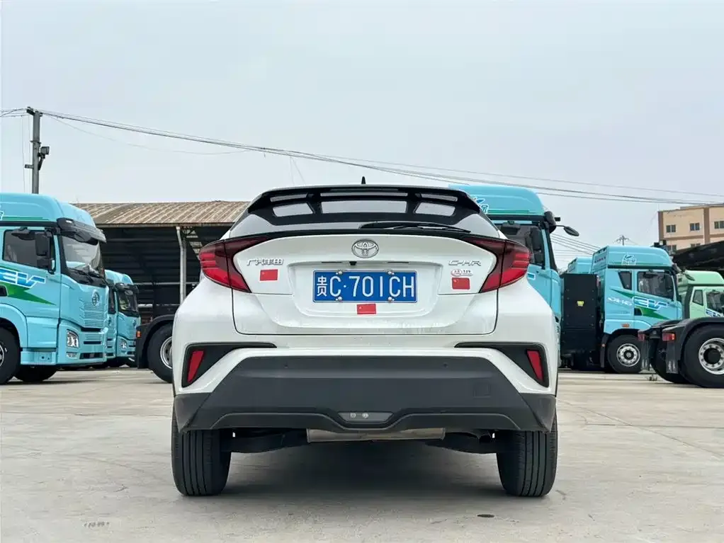 Toyota C-HR — фото 10