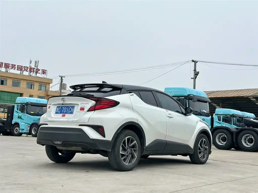 Toyota C-HR — фото 5