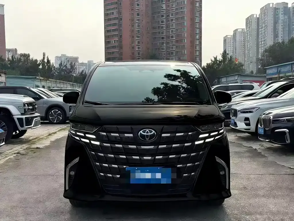 Toyota Alphard — фото 6