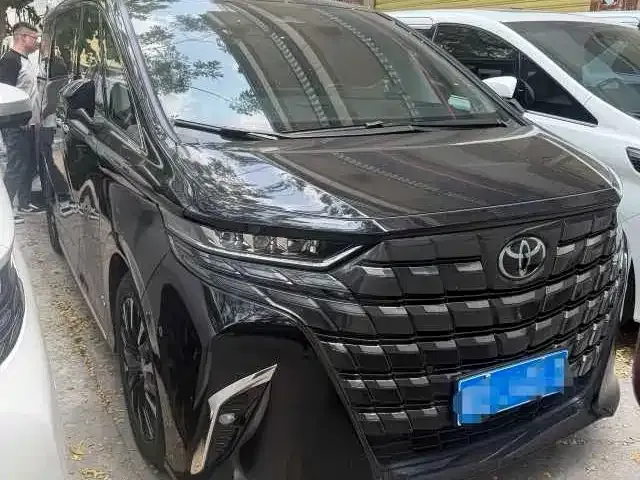 Toyota Alphard — фото 5