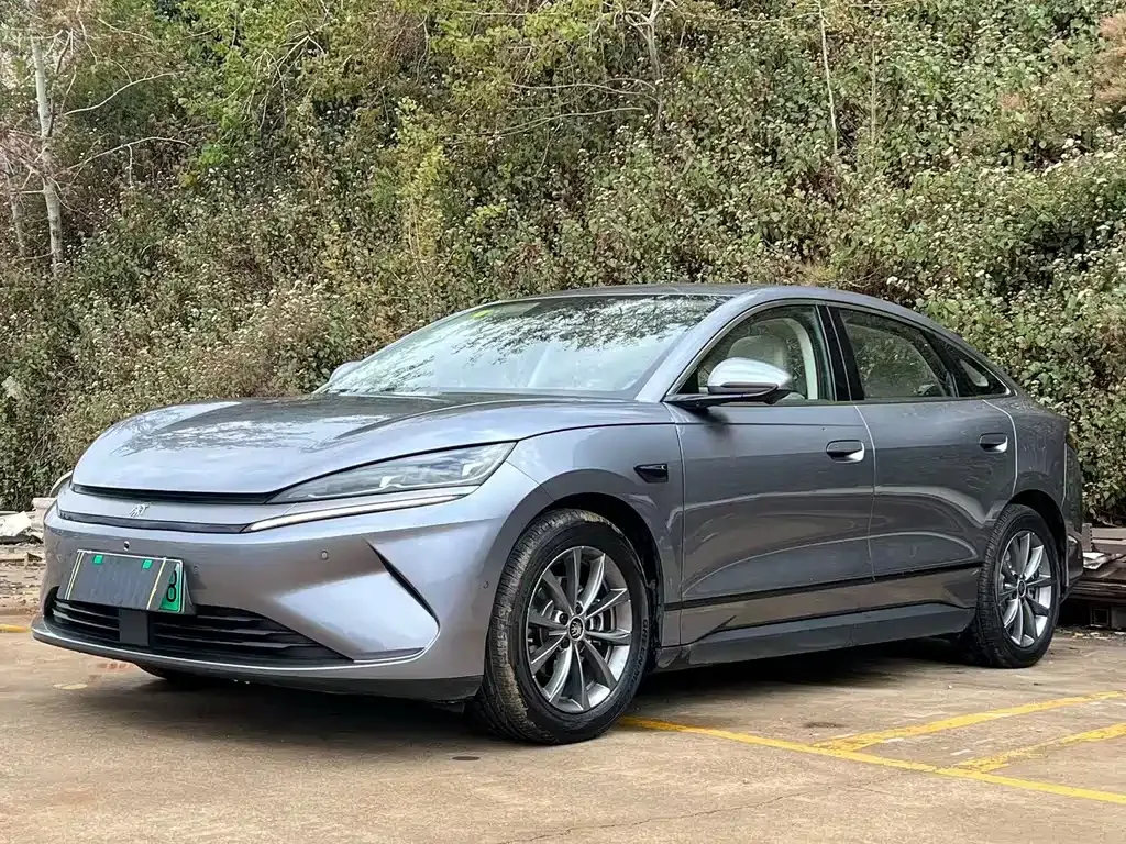 BYD Qin L — фото 1