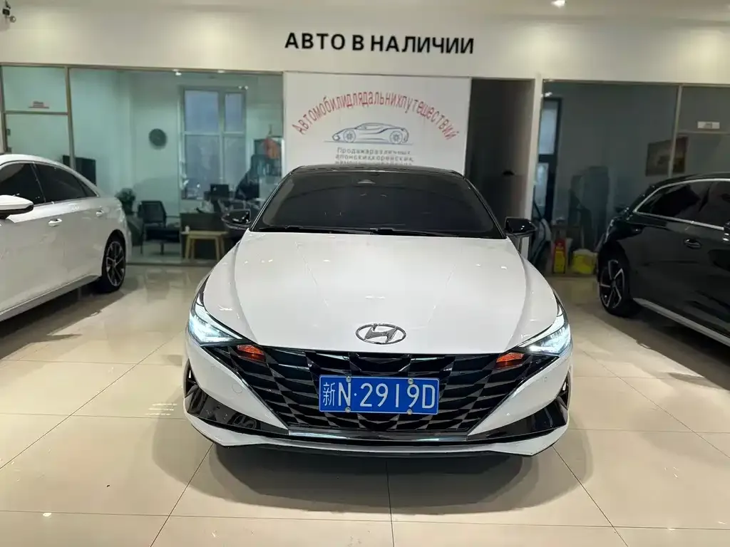 Hyundai Elantra — фото 5