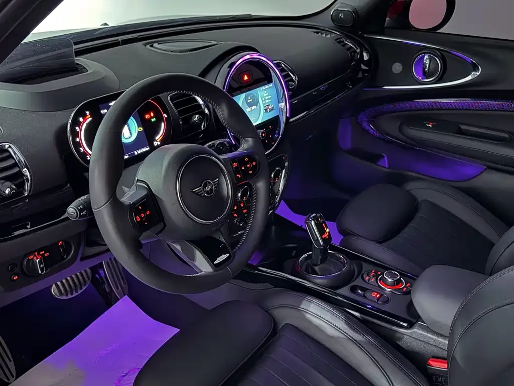 MINI Clubman JCW — фото 10