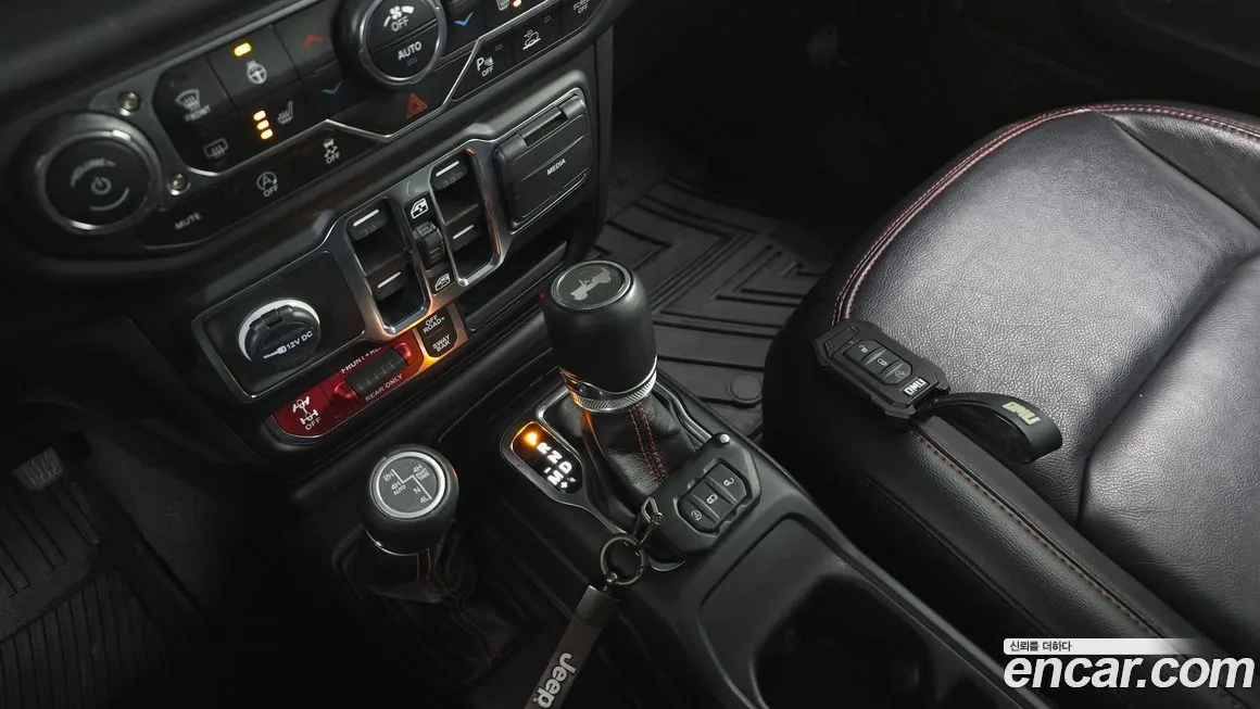 Jeep Wrangler — фото 6