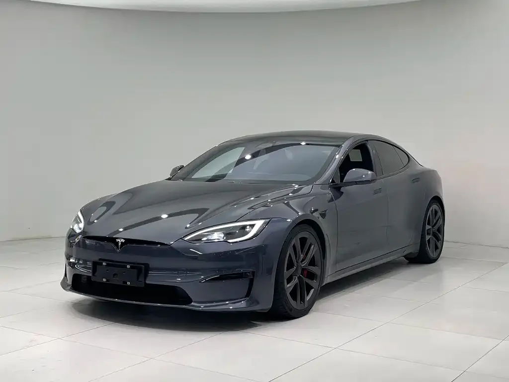 Tesla Model S — фото 1