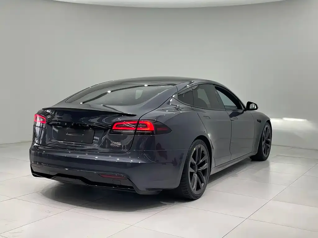 Tesla Model S — фото 4
