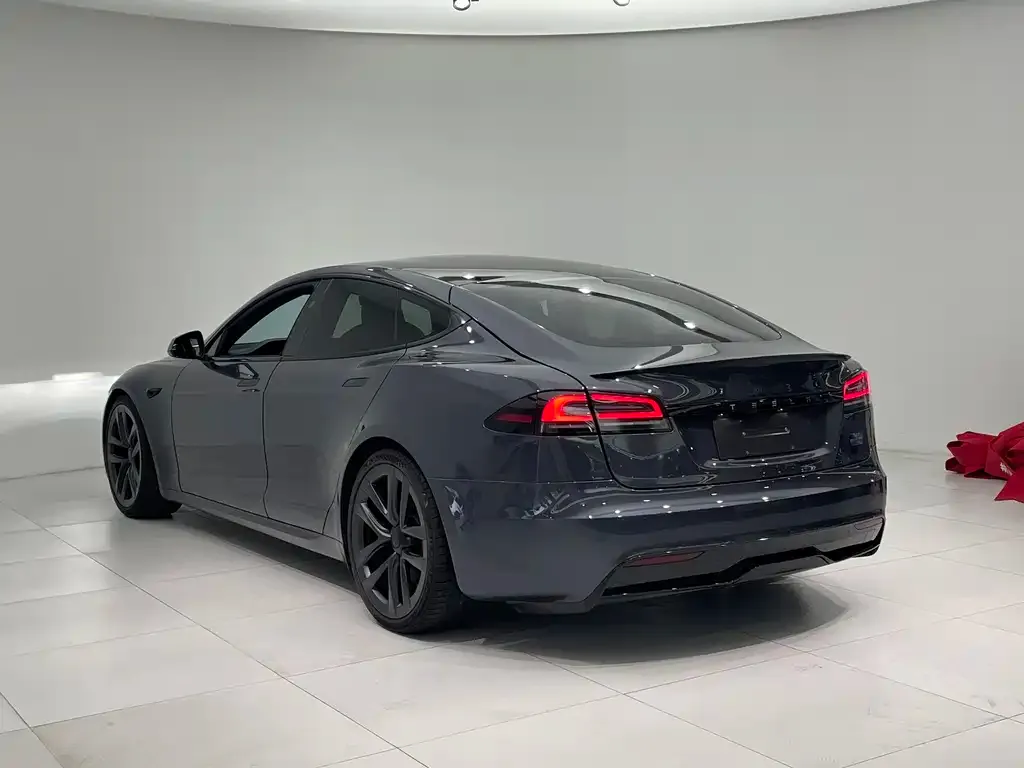 Tesla Model S — фото 2
