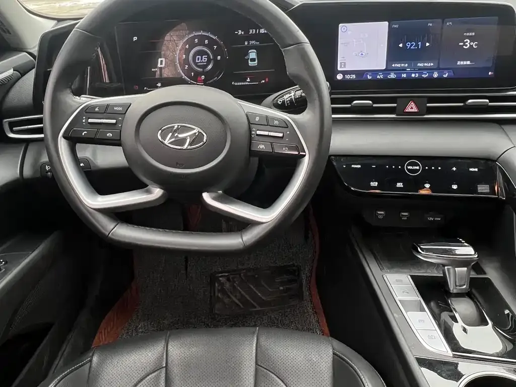 Hyundai Elantra — фото 3