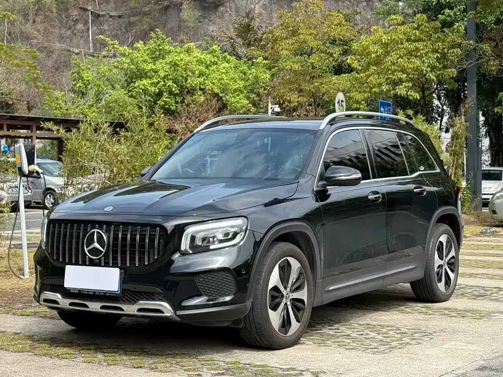 Mercedes-Benz GLB — фото 1