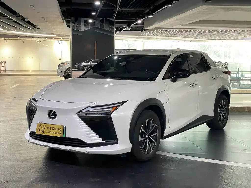 Lexus RZ — фото 1