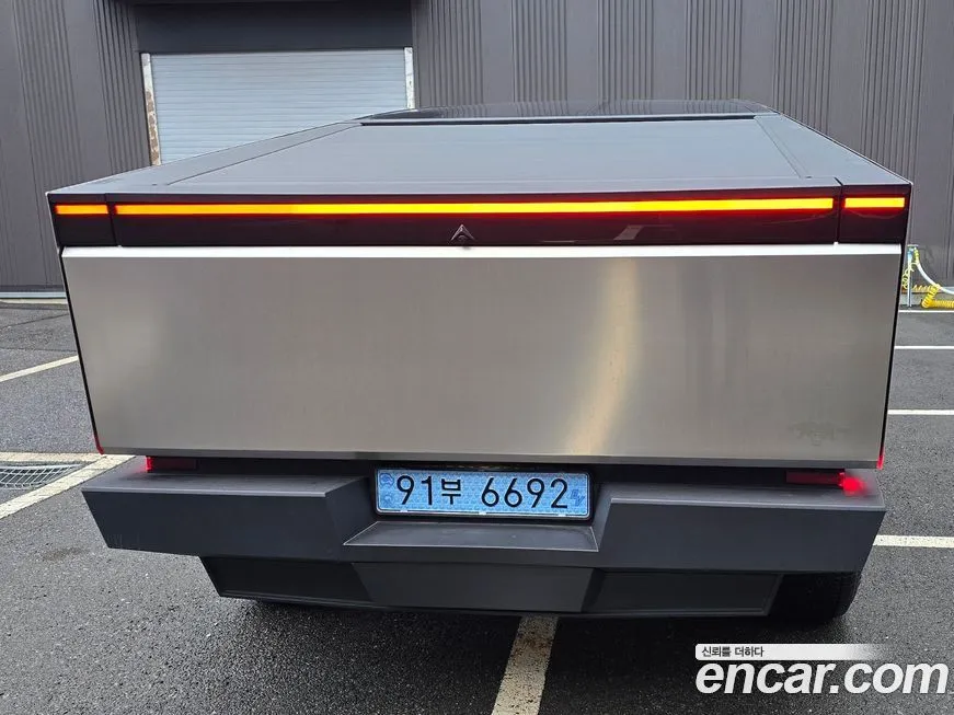 Tesla Cybertruck — фото 4