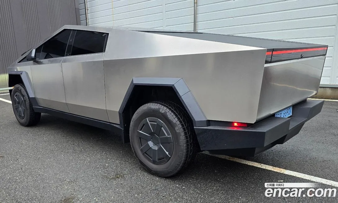 Tesla Cybertruck — фото 7